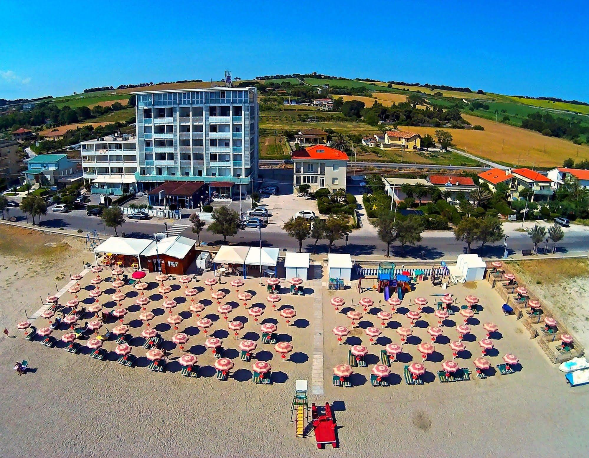 Hotel Atlantic Senigallia Esterno foto